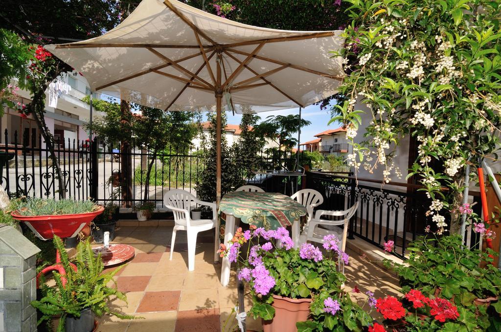 Rodon Apartments - S Avdimioti Неа Рода Екстериор снимка